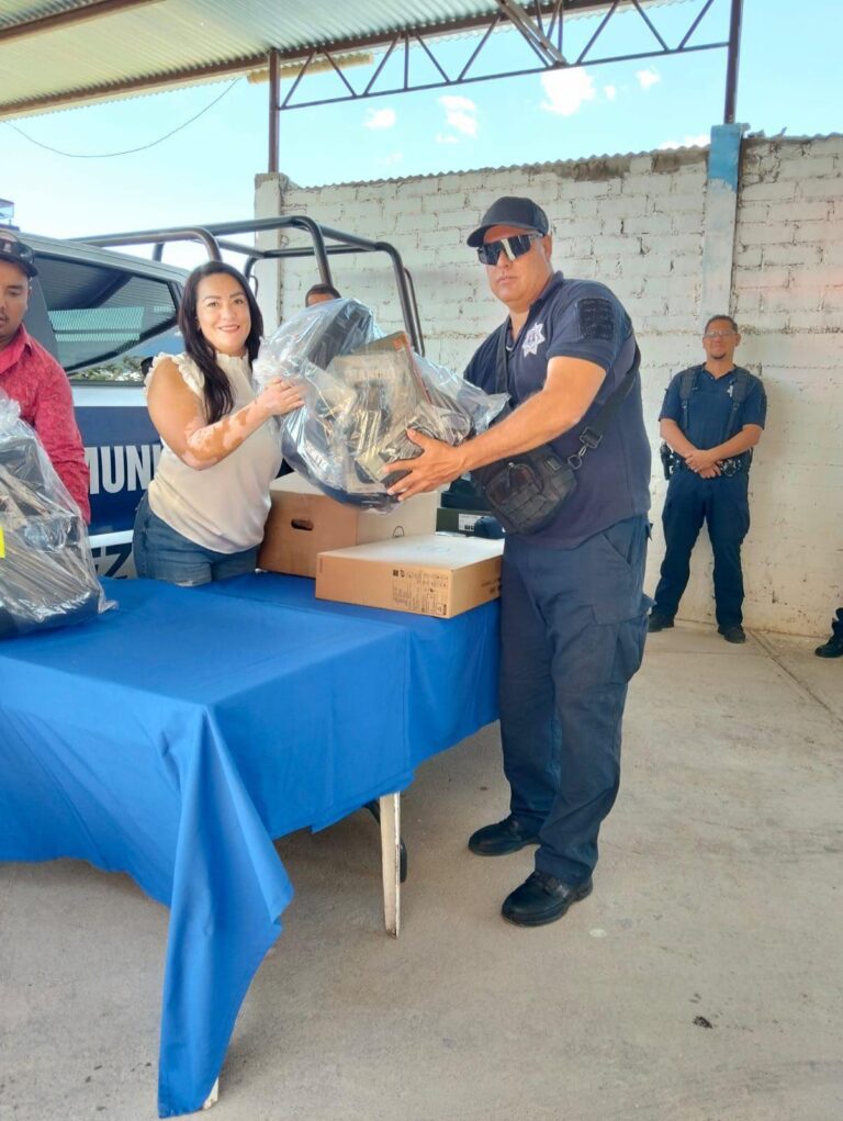 “Fortalecen Seguridad en López con Nuevo Equipamiento Táctico para la Policía Municipal”