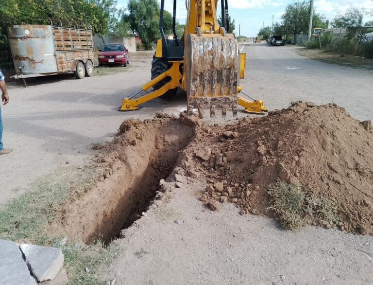 Avanza la ampliación del drenaje en la comunidad de El Cairo